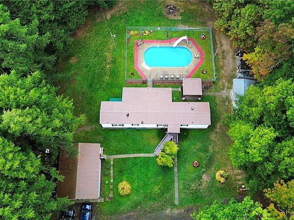 2nd image of 657 Columbia Center Rd