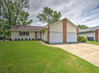 4520 Shadow Dr, Decatur, IL 62526