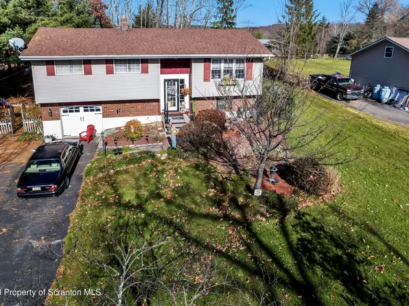 1091 Griffin Rd, Roaring Brook Township, PA 18444