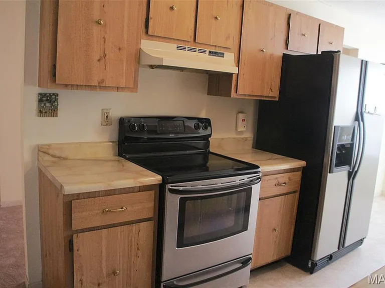 1420 Royal Oak Ct — Photo 5