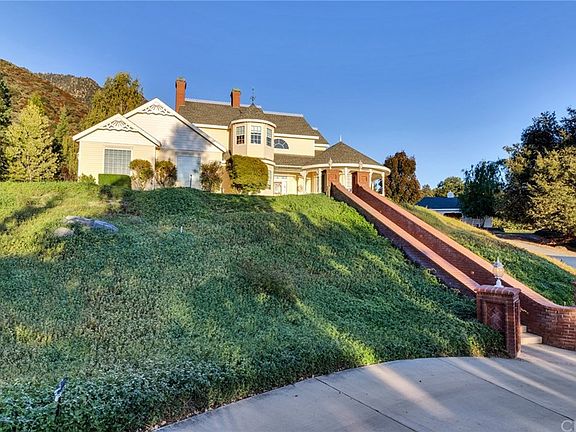 3rd image of 10935 Lookout Cir