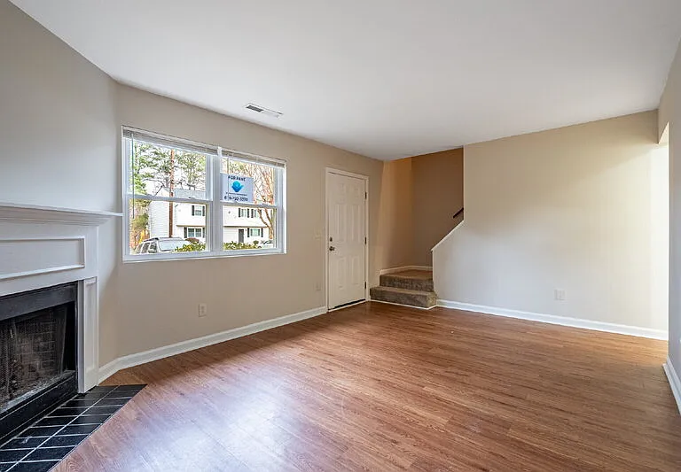 114 Bentley Pkwy #B — Photo 3