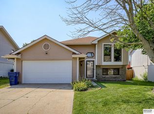 8421 Girard St, Omaha, NE 68122