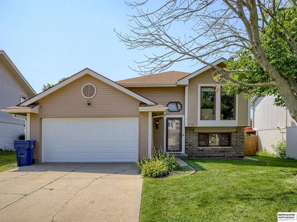 8421 Girard St, Omaha, NE 68122