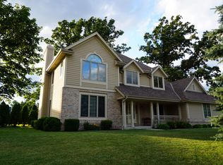 6811 N Coventry Ct, Milwaukee, WI 53224