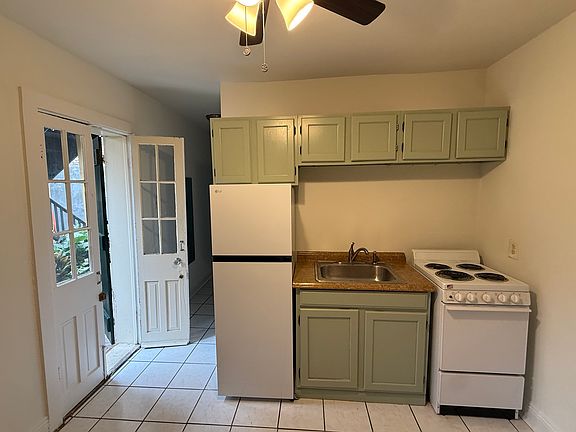 3rd image of 930 Saint Ann St #2