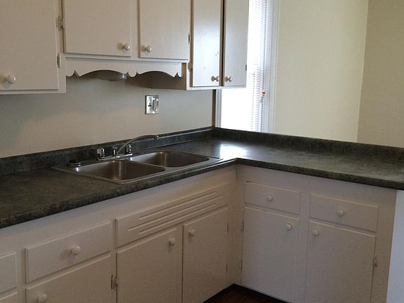 2nd image of 302 Main St APT 2