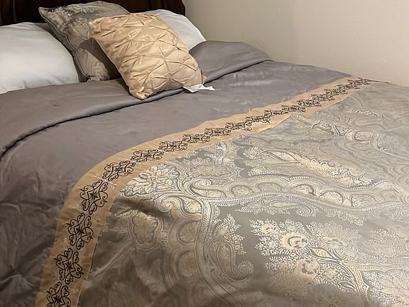 2nd image of 15427 Kaston Dr Room 2