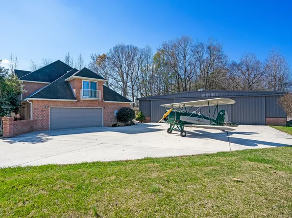 106 W Crosswinds Ct, Tullahoma, TN 37388