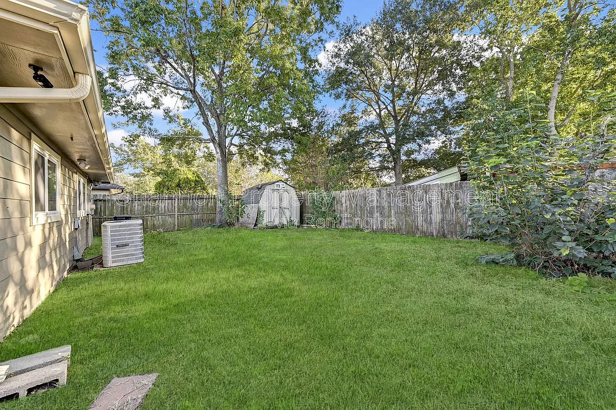 Building Photo - 14027 Blue Falls Dr