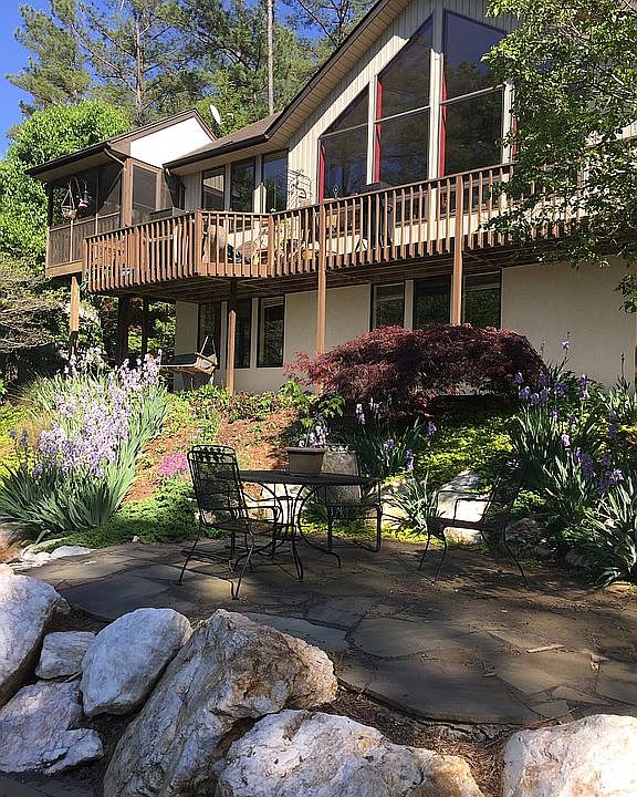 2nd image of 607 Lake Vista Dr
