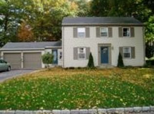 7 Hillcrest Ave, Smithfield, RI 02828
