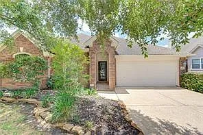3 bed, 2.0 bath, 2014 sqft, $2,400 — Photo 2