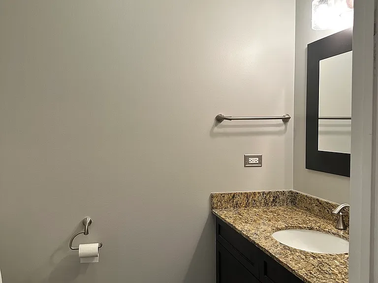 757 N Orleans St #1404 — Photo 5