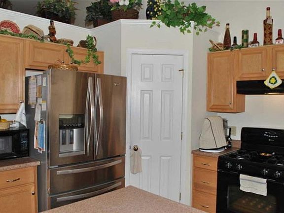 3rd image of 7401 Maybury Ct