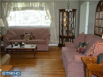 3rd image of 310 Woodlawn Ave