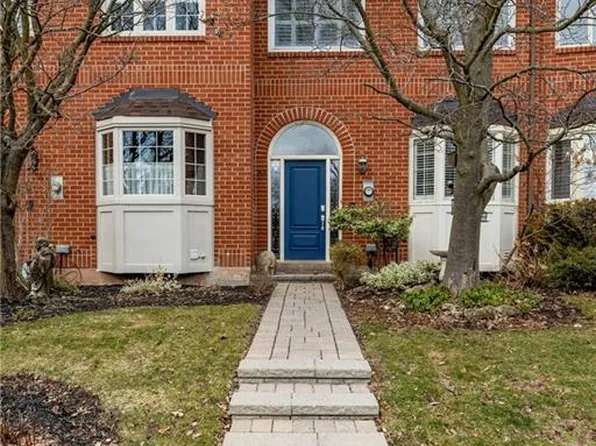 68 Tradewind Dr, Oakville, ON L6L 6K8