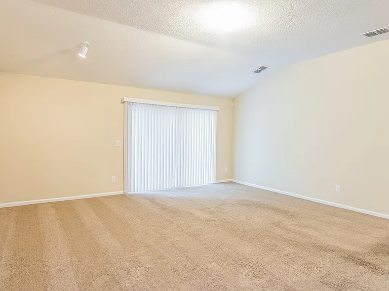 9225 Hawks Run Ln — Photo 3