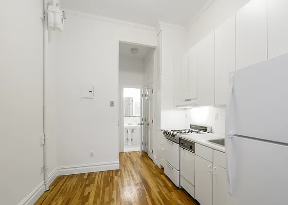 Rented by Bond New York | media 12