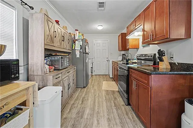 3 bed, 1.0 bath, 900 sqft, $1,500 — Photo 4