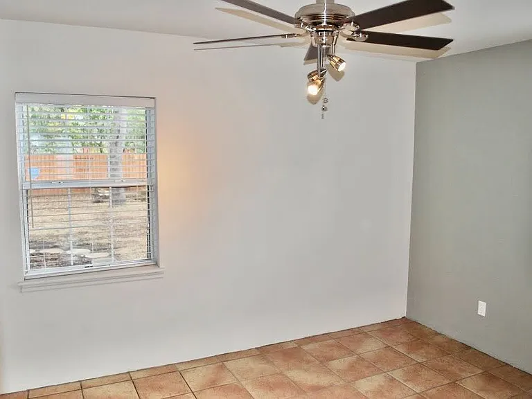111 S Lawsona Blvd — Photo 8