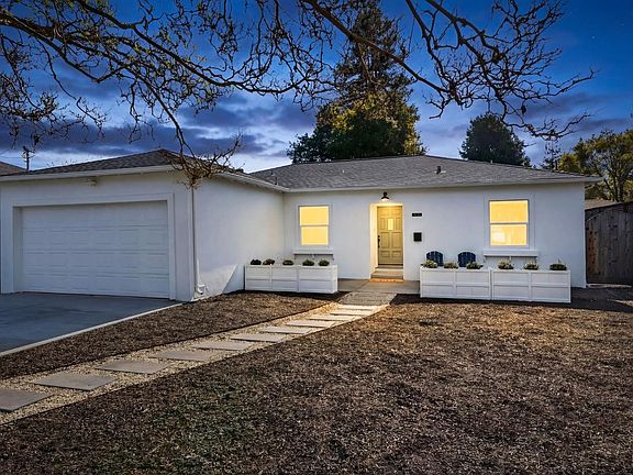 2nd image of 2034 Augustan Avenue