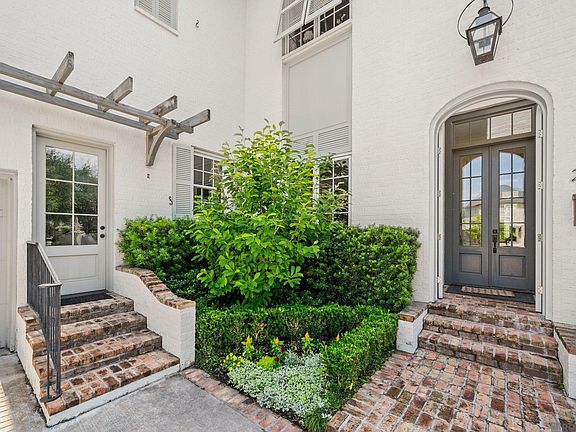 3rd image of 2214 Sassy Ln