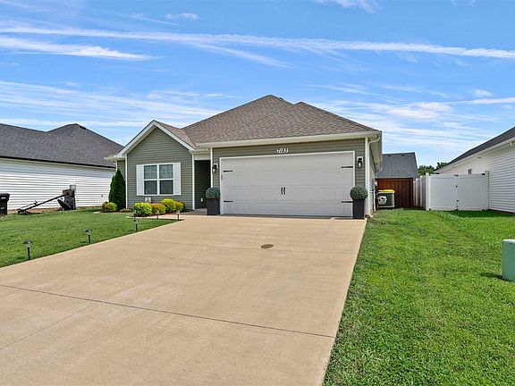 3rd image of 7183 Seagraves Ct