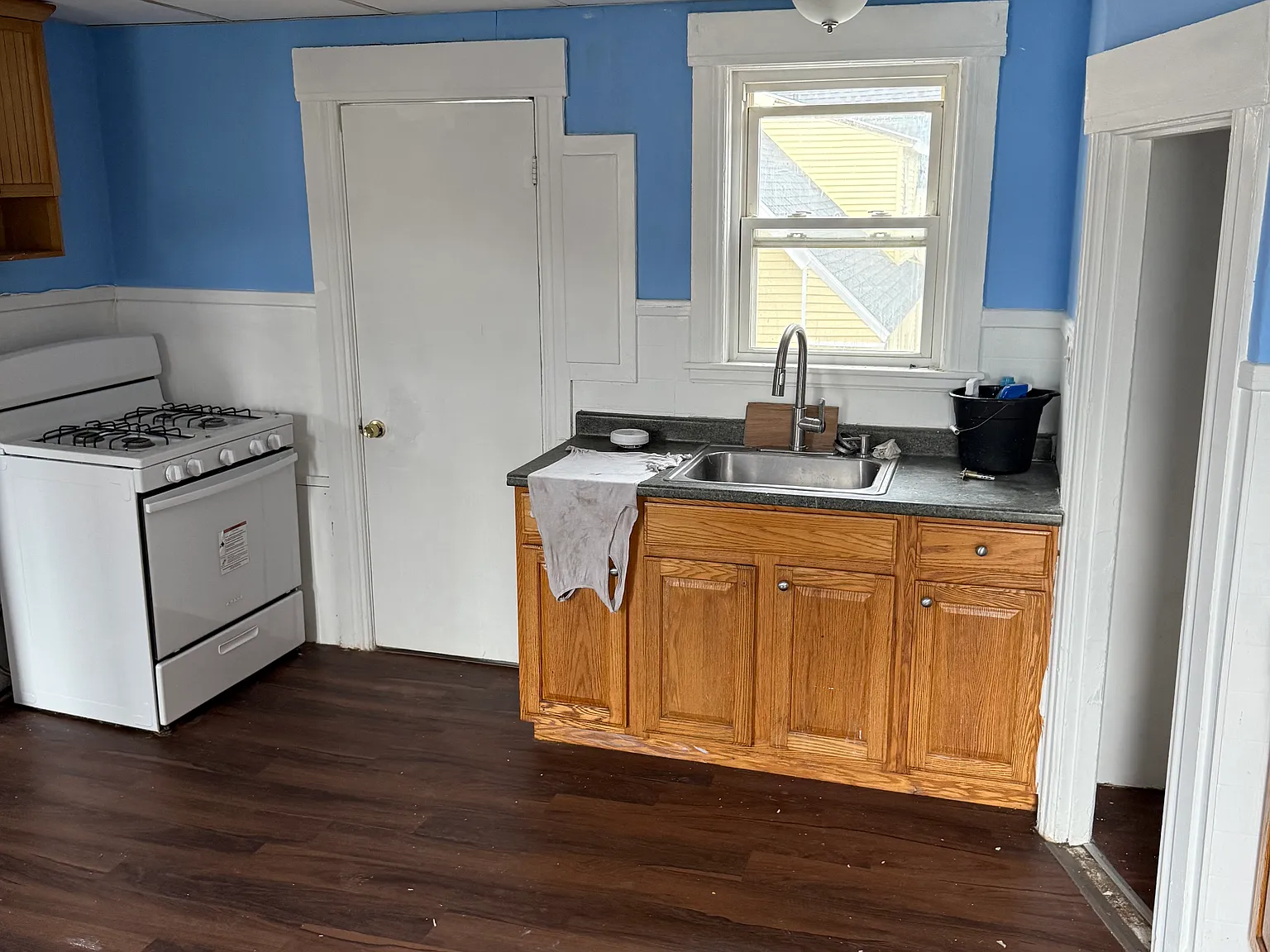 4 bed, 1300 sqft, $2,550 — Photo 1