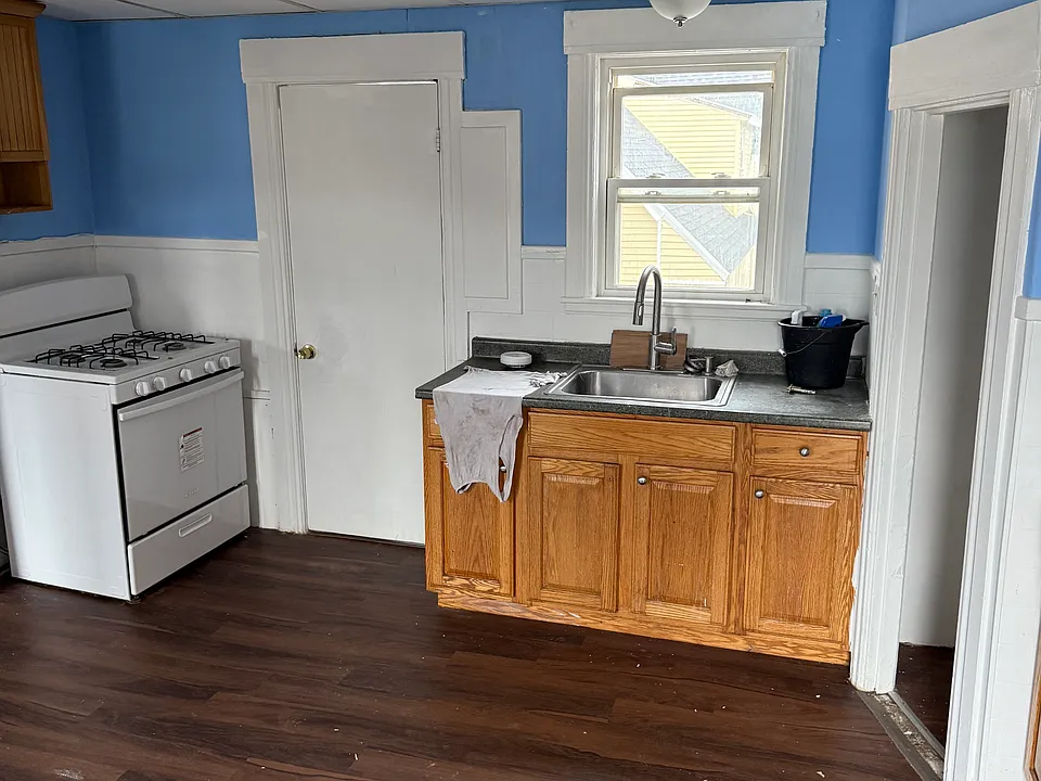 492-494 Wilson St #3