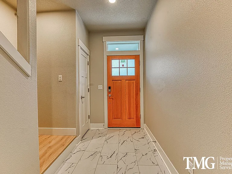 2519 NE 85th Cir — Photo 10
