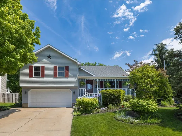 4821 Woodbury Dr, Erie, PA 16510