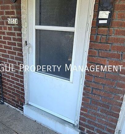 3rd image of 5057A Chippewa St