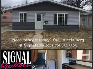 217 18th St SE, Minot, ND 58701