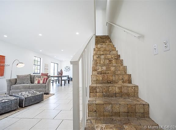 3rd image of 710 Michigan Ave APT 4