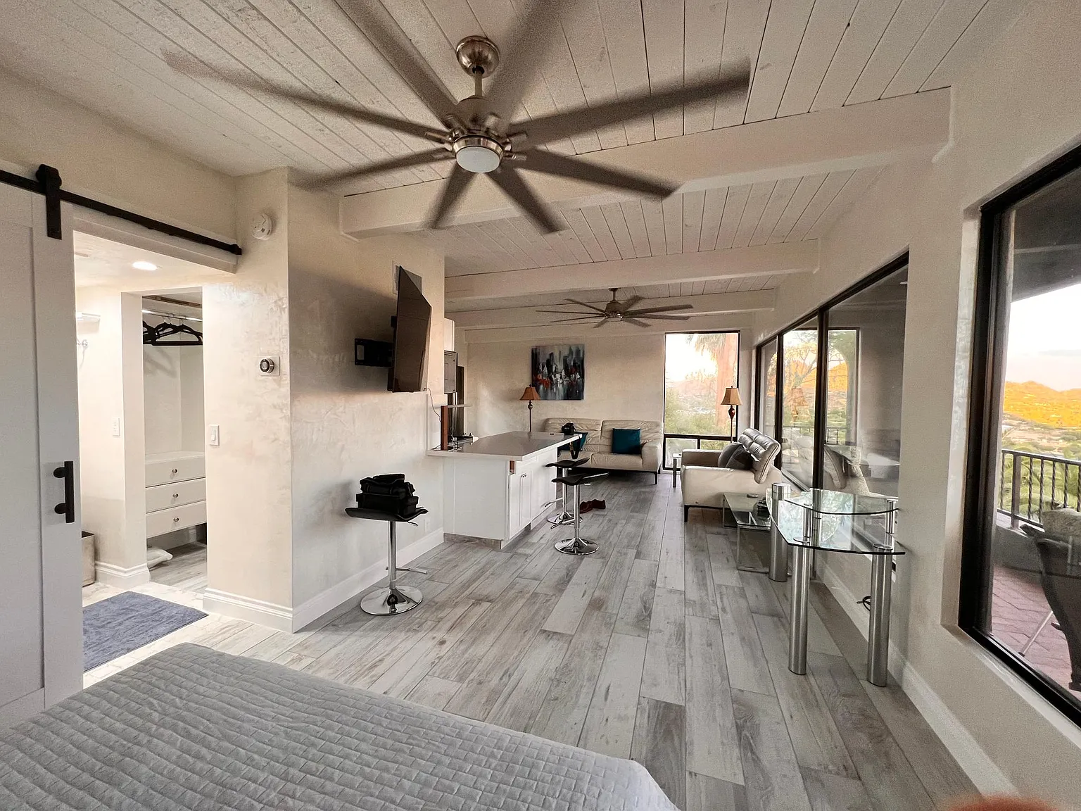 6900 N Highlands Dr — Photo 2