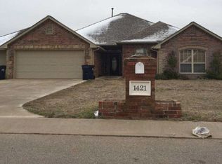 1421 Savannah Cir, Noble, OK 73068