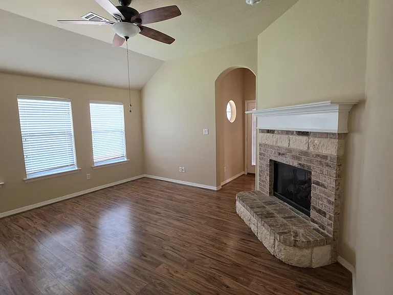 828 Big Willow Dr — Photo 5