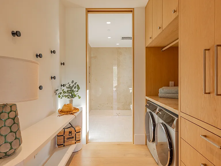 2735 Grand Ave — Photo 41