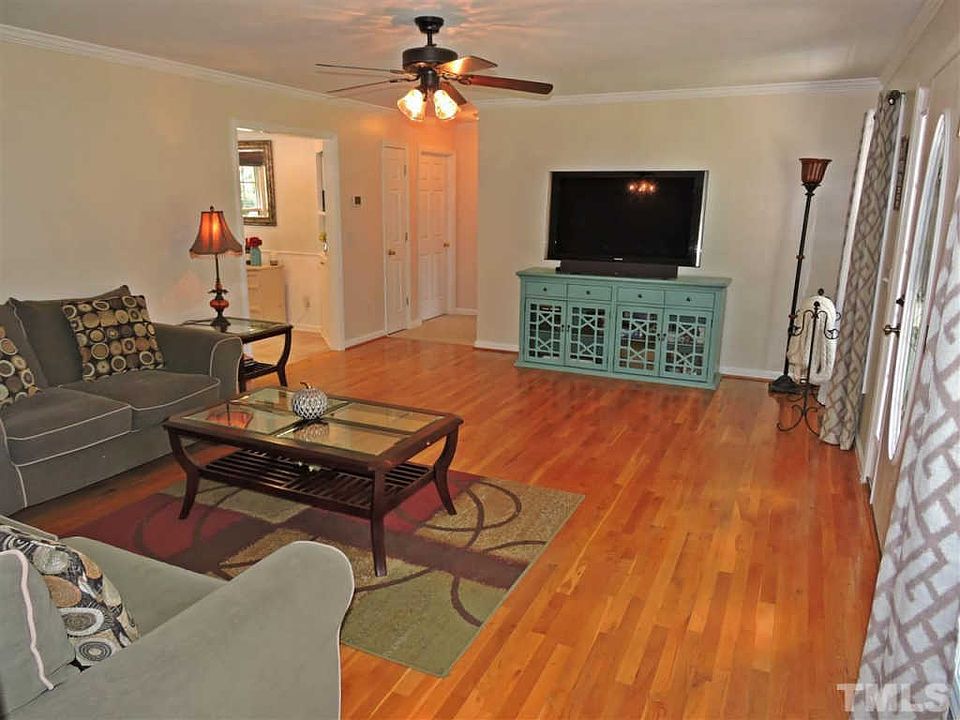 1st image of 182 E Foxwood Dr