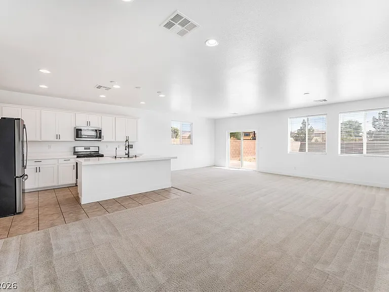 1002 Solemn Cactus Ave — Photo 3