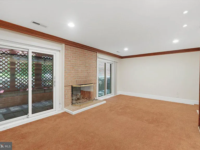1433 McLean Mews Ct — Photo 41