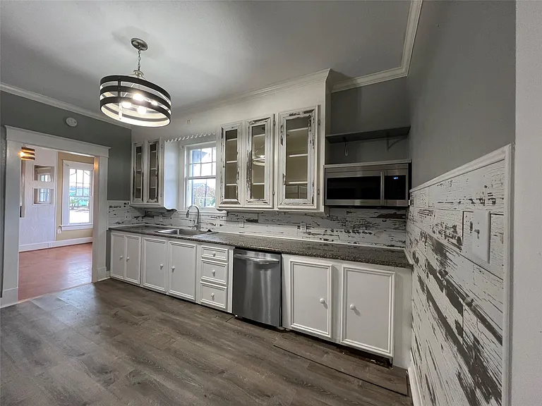 1328 Ursuline St — Photo 16