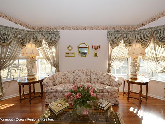 5th image of 3164 Woodspring Ln