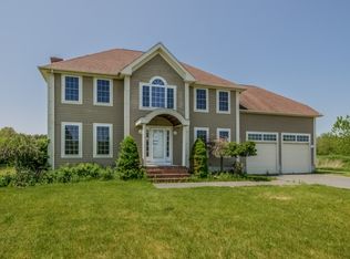 28 Golfview Rd, Acushnet, MA 02743