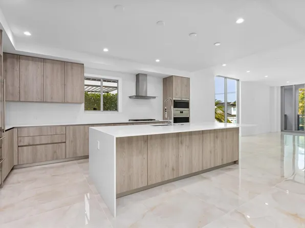 475 E Royal Palm Rd #205, Boca Raton, FL 33432