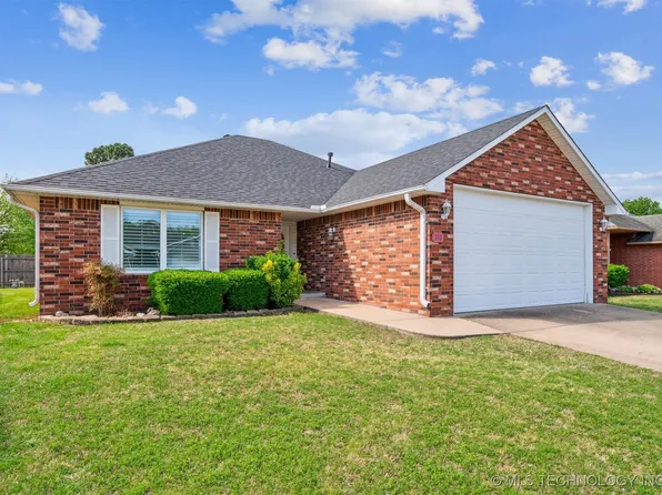 310 Savannah Park, Pryor, OK 74361
