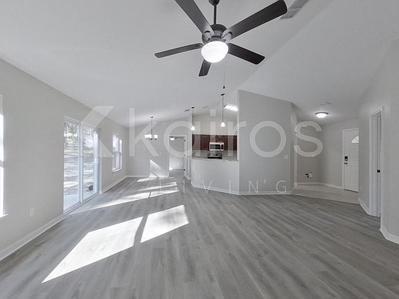 4th image of 820 Marion Oaks Mnr