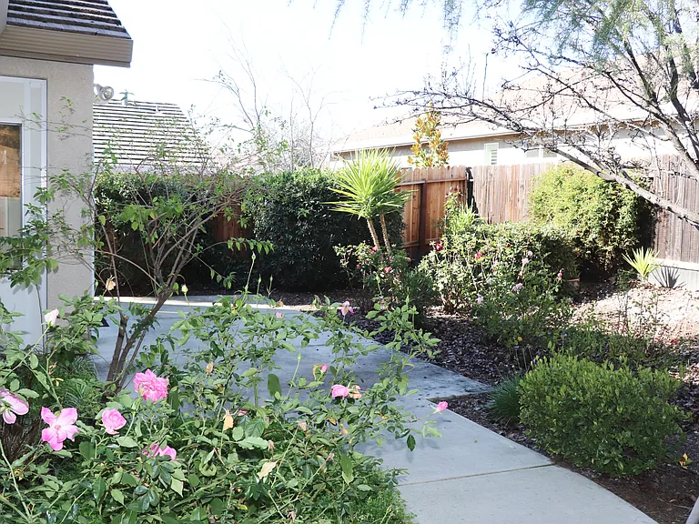 3729 Coldwater Dr — Photo 4