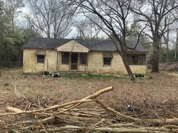 619 Virginia Cir, Montezuma, GA 31063